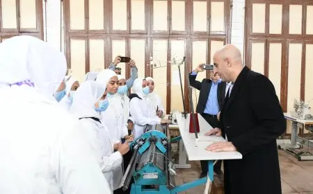 وزير التعليم يتفقد مركز «قفط» للتدريب المهني ويوجه بزيادة أيام تعليم الطلاب