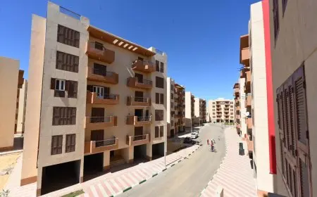 وزير الإسكان يتابع موقف تسليم الوحدات السكنية بمشروع درة الوادي