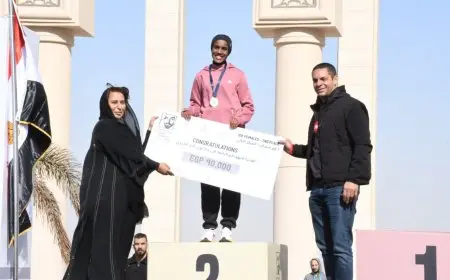 وزير الرياضة ونظيره الإماراتي يكرمان الفائزين بماراثون زايد الخيري