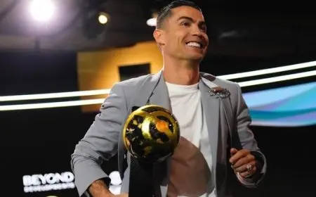 رونالدو يتوج بجائزة الهداف التاريخي في حفل جلوب سوكر