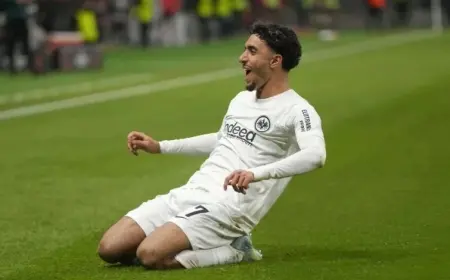 الانقسام في آينتراخت فرانكفورت بعد عرض مانشستر سيتي المغري لضم عمر مرموش