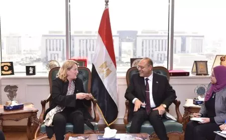 وزير العمل يبحث تبادل الخبرات في مجالات تنقل الأيدى العاملة والتدريب المهني مع مسئولي الغرفة الألمانية العربية