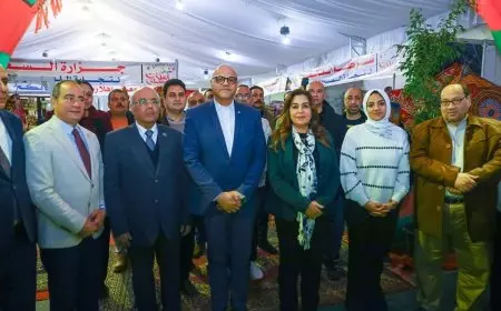 وزيرة التنمية المحلية ومحافظ القليوبية يفتتحان «أهلاً رمضان» بشبرا الخيمة