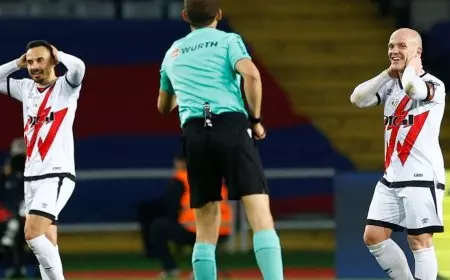 لماذا ألغى الحكم هدف رايو فايكانو أمام برشلونة؟