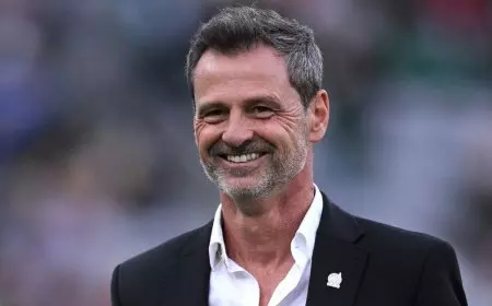 5 هزائم متتالية تطيح بمدرب بلد الوليد دييغو كوكا