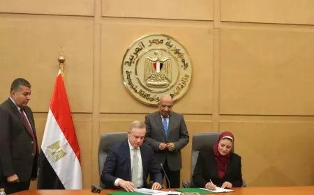 وزير الكهرباء يشهد توقيع اتفاقية مشروع إنشاء محطة طاقة رياح بقدرة 2000 ميجاوات بالتعاون مع أكوا باور السعودية