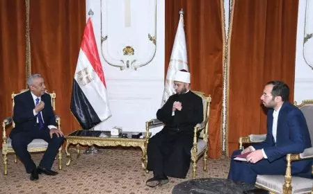 وزير الأوقاف يعقد لقاءً مطولًا مع صحفيي الملف الديني لعدد كبير من الصحف والمواقع الإخبارية