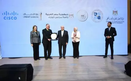 وزير التعليم العالي يشهد حفل تكريم الفائزين بمنح «سيسكو» للمسار الاحترافي