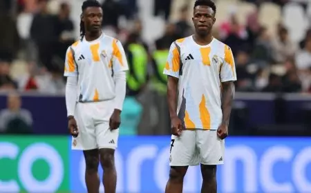 لماذا وبّخ فينيسوس كامافينغا بعد الفوز على مانشستر سيتي؟