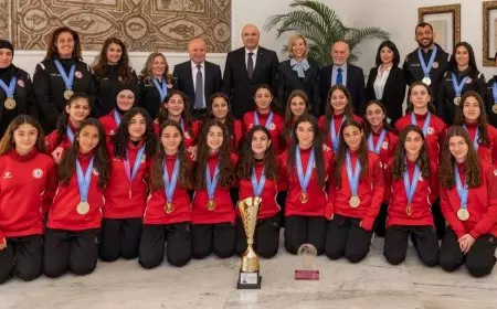 الرئيس اللبناني يكرّم بطلات غرب آسيا في كرة القدم