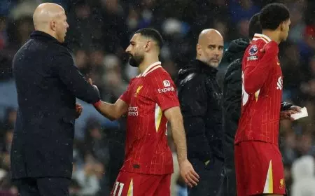 سلوت: هذا ما يحتاجه محمد صلاح للتتويج بالكرة الذهبية