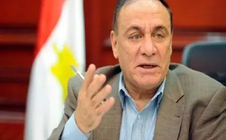 إسرائيل تقترح تولي مصر إدارة غزة 15 سنة مقابل إسقاط الديون.. رد قوي من اللواء سمير فرج