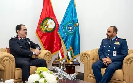 لتعزيز مجالات التعاون العسكري.. قائد القوات الجوية يلتقي نظيره الإماراتي