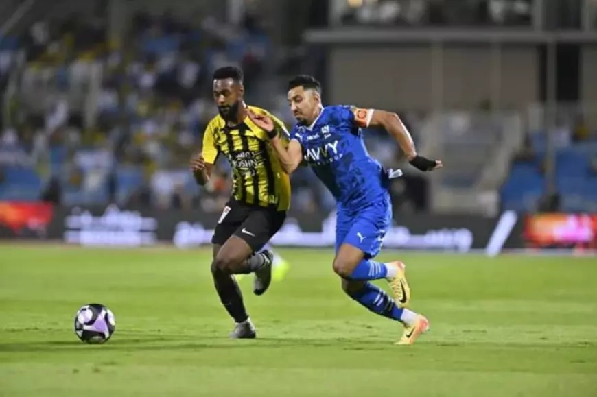 الكشف عن حكم كلاسيكو الاتحاد ضد الهلال في دوري روشن