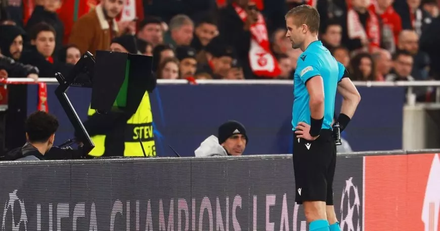 مشجع يعرض 50 يورو على حكم.. وبعدها بلحظات ألغى ركلة جزاء