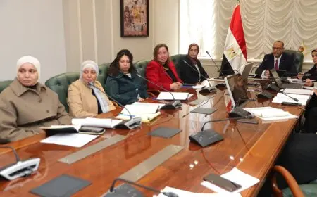 وزير العمل: دفع المزيد من النساء إلى المناصب القيادية والمساواة بين الجنسين