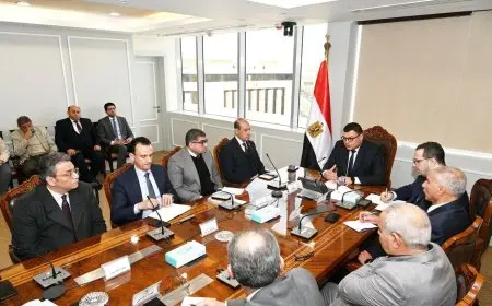 وزير الإسكان يتابع سير العمل بقطاعات هيئة المجتمعات العمرانية وخطط العمل المستقبلية