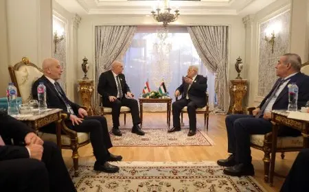 محمود عباس يلتقي الرئيس اللبناني جوزاف عون على هامش القمة العربية الطارئة