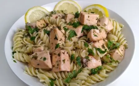 طريقة عمل مكرونة البيستو مع السلمون بسرعة وسهولة في المنزل