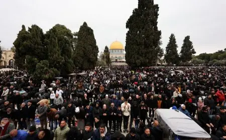 90 ألفا يؤدون الجمعة الأولى من رمضان في المسجد الأقصى