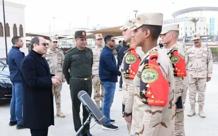 أنتم مستقبل مصر.. الرئيس السيسي يثني على صمود المصريين: على قلب رجل واحد أمام الأزمات