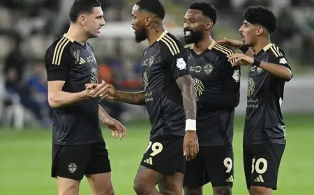 الأهلي ينجو من فخ الخليج قاهر الكبار بدوري روشن السعودي