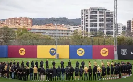 لاعبو برشلونة يقاطعون مؤتمر بنفيكا حداداً على وفاة الطبيب