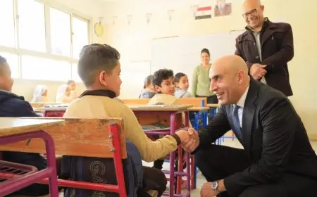 وزير التربية والتعليم يواصل جولاته المفاجئة بزيارة مدرستين في حي الأسمرات
