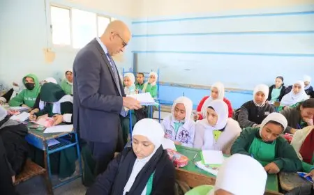 وزير التعليم يستمع لآراء أولياء الأمور حول حول التقييمات الأسبوعية ومجموعات التقوية