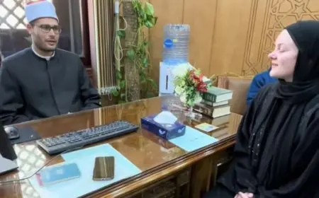 أميرة إليسكا.. تشيكية تدخل الإسلام من مسجد الصحابة في شرم الشيخ