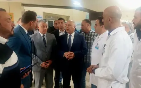 كامل الوزير يزور مصابي حادث اصطدام قطار بميني باص بمستشفى القنطرة بالاسماعيلية