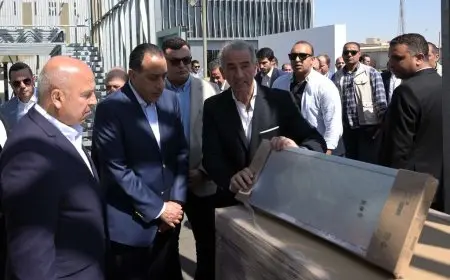 رئيس الوزراء يستهل جولته بالعاشر من رمضان بتفقد مصنع قنديل للصلب