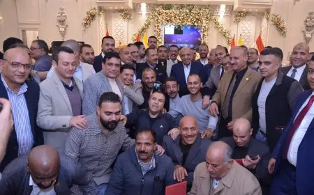 وزير الكهرباء يشارك العاملين بشركات الكهرباء إفطارهم الجماعي ويكرم الكفاءات