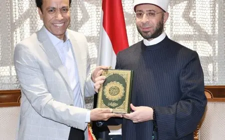 بعد نجاح برنامج قطايف.. وزير الأوقاف يكرم سامح حسين لنشر القيم المجتمعية