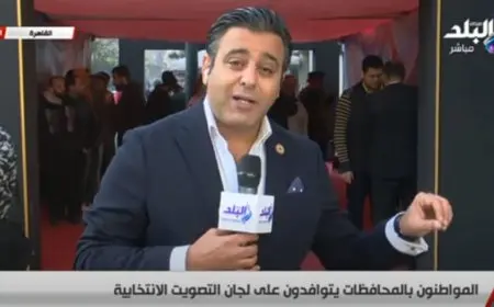 حلقة جديدة من «ساعة الفطار» مع عمال نظافة بالمقطم.. وجبة على الرصيف