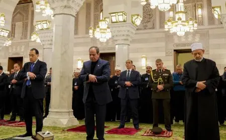 بعد تطويره.. الرئيس السيسي يؤدي صلاة الفجر في مسجد السيدة نفيسة