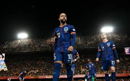 بمشاركته أمام إسبانيا.. 100 مباراة لممفيس ديباي مع منتخب هولندا