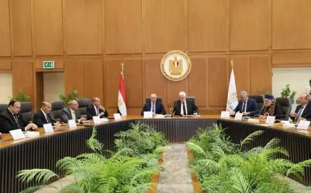 وزير التعليم العالي يشيد بنجاح تجربة الجامعات الأهلية المنبثقة عن الجامعات الحكومية