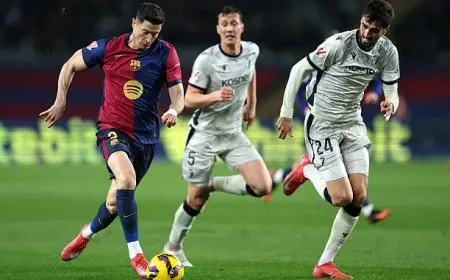 برشلونة يصعق أوساسونا بثلاثية في الدوري الإسباني