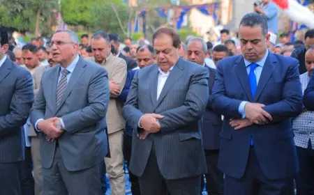 أبو العينين يؤدي صلاة عيد الفطر بمسجد مصطفى محمود