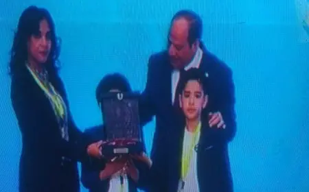 الرئيس السيسي يكرم أبناء شهداء القوات المسلحة والشرطة