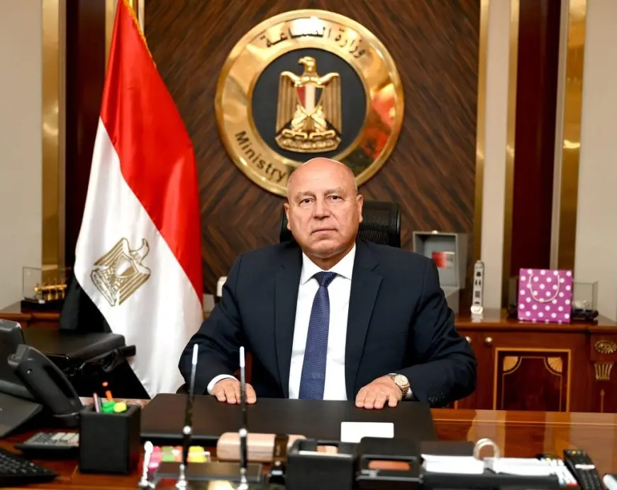 غدا.. وزير الصناعة يجتمع مع المستثمرين بمحافظة الإسماعيلية لبحث مطالبهم