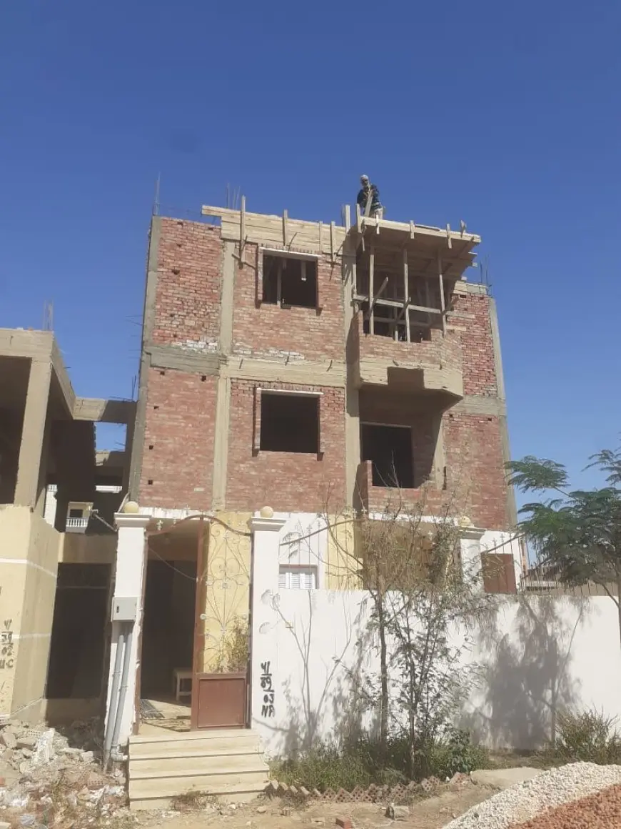 وزير الإسكان: فرق طوارئ لمنع مخالفات البناء بالمدن الجديدة خلال إجازة عيد الفطر