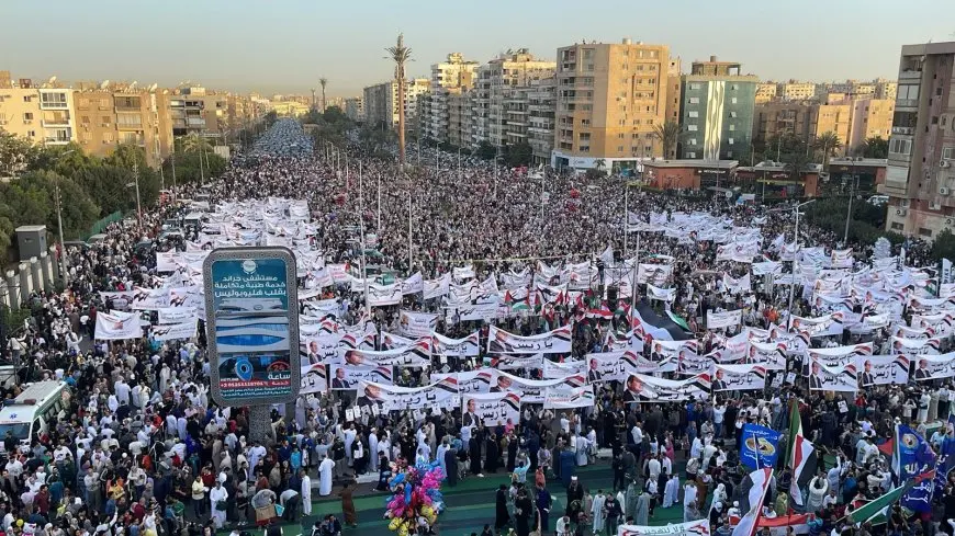 ميادين مصر تشهد رفضًا شعبيًا واسعًا لمخططات تهجير الفلسطينيين