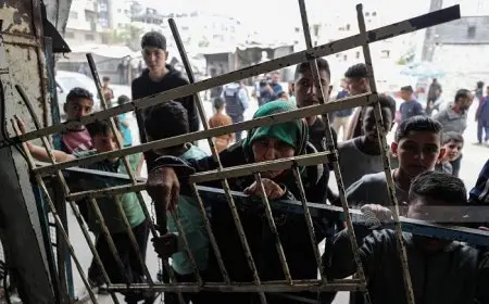 حرب التجويع تدق طبولها.. توقف المخابز بالكامل في غزة بسبب نفاد الدقيق والوقود