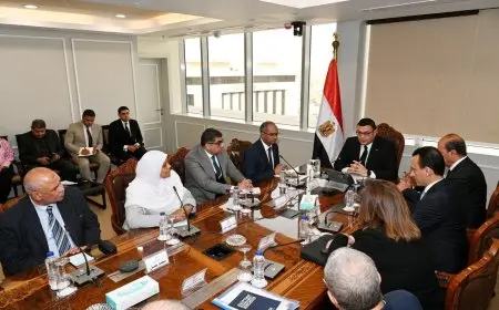 وزير الإسكان يعقد اجتماعًا موسعًا مع قيادات الجهات التابعة للوزارة لمتابعة ملفات العمل