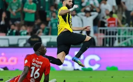 الاتحاد يطلب حكاماً أجانب لمواجهة الفتح في دوري روشن