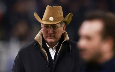 مالك أولمبيك ليون يسخر من سان جيرمان: فريق صغير من باريس