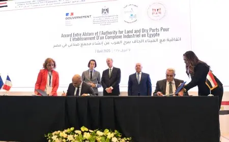 توقيع عقد حق الانتفاع لقطعة أرض مساحتها 40 فدانًا لإنشاء مجمع صناعي لإنتاج الوحدات المتحركة