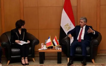 وزير السياحة والآثار يجتمع بوزيرة الثقافة الفرنسية لمناقشة آفاق التعاون الأثري بين البلدين